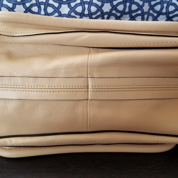Chloe Paraty Handbag in Beige - Picture 5 of 5